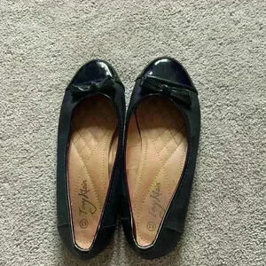 Women’s dress shoes